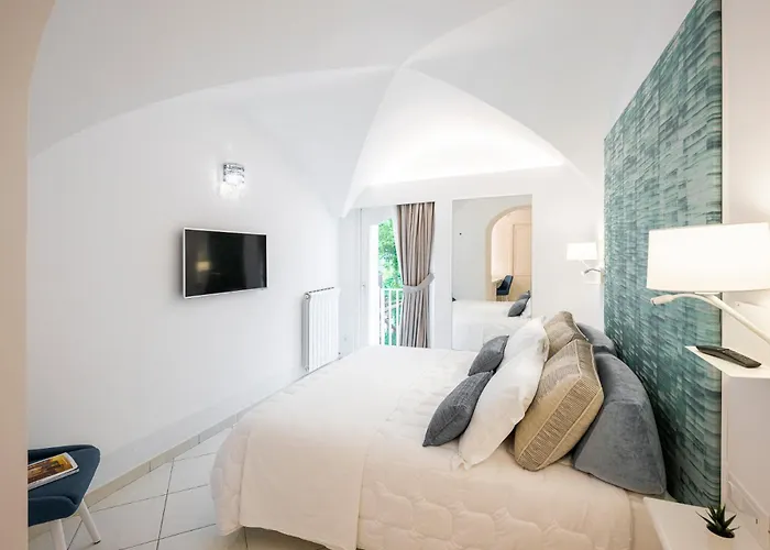 Oda ve Kahvaltı La Divina Amalfi Coast 4*