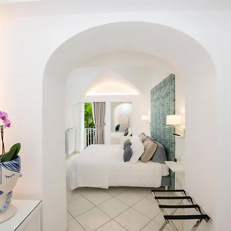 فندق مبيت وإفطار La Divina Amalfi Coast 4*
